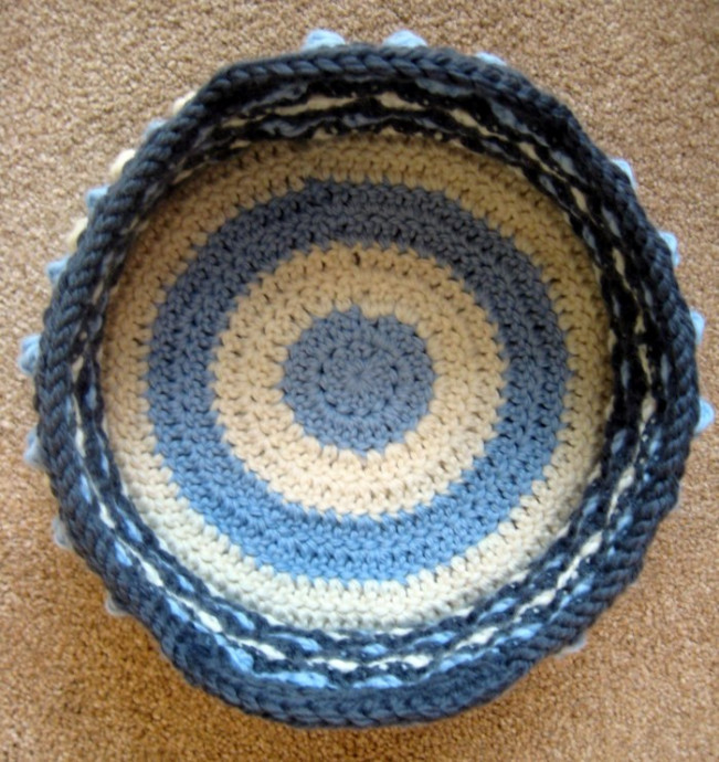 Create Your Own Stunning Crochet Basket with Simple Instructions and Special Stitches