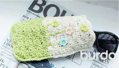Complete Guide to Crochet a Stylish Green and White Floral Case Complete Guide to Crochet a Stylish Green and White Floral Case