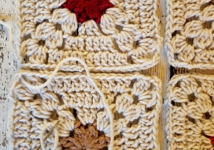 Helping our users. ​Crochet Granny Square Afghan.