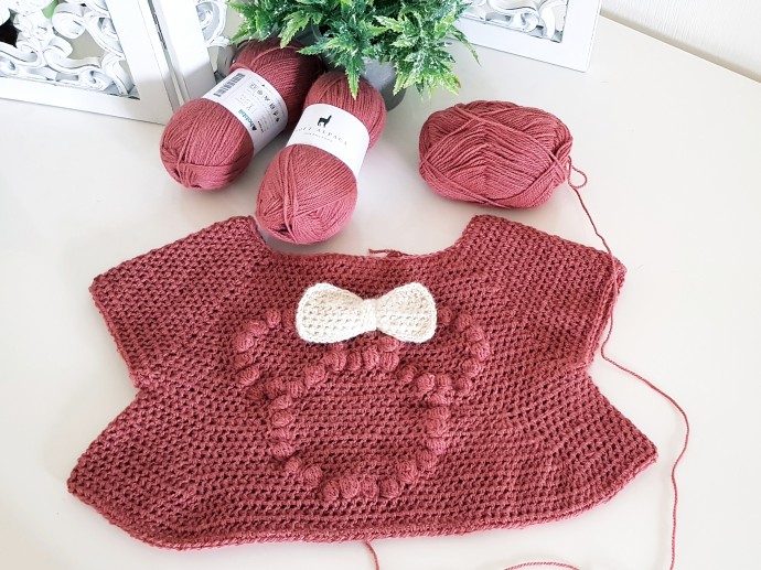 Helping our users. ​Bobble Pattern Crochet Baby Blouse.