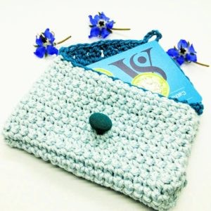 Helping our users. ​Small Crochet Purse.