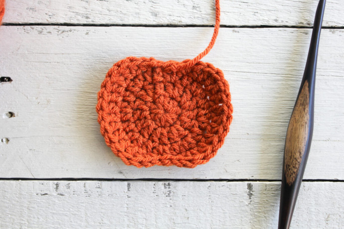 ​Crochet Pumpkin Garland