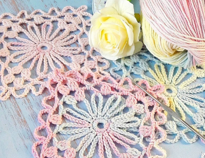 ​Crochet Square with Flower Motif