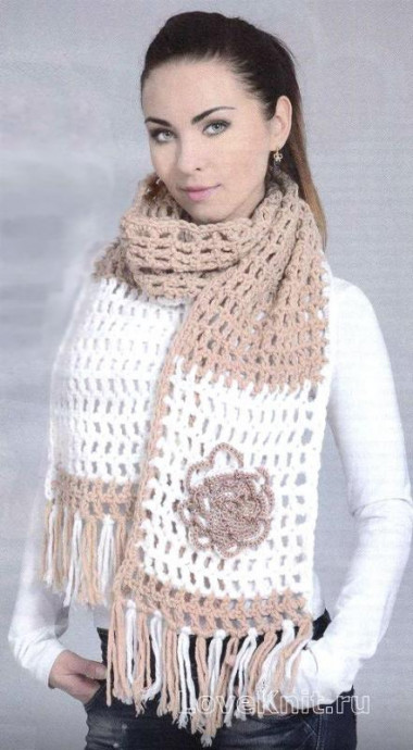 ​Crochet Two-Colored Scarf