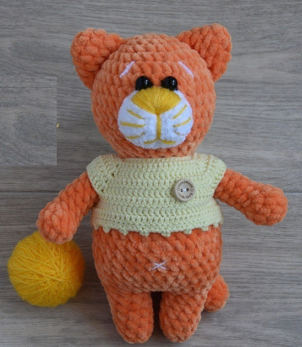 ​Crochet Orange Cat