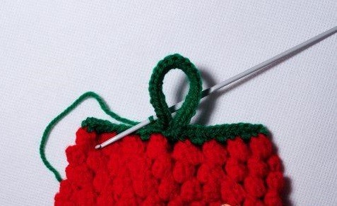 ​Crochet Strawberry Oven Cloth