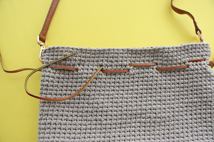 Helping our users. ​Crochet Buckle Bag.