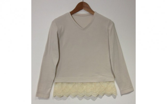 ​Lace Decoration of Pullover