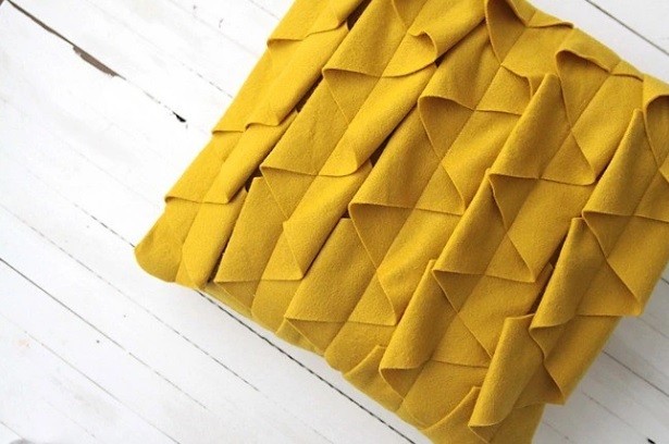 Pillow Case with Fancy Rollers Pillow Case with Fancy Rollers
