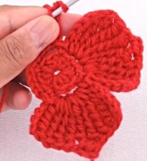 Helping our users. ​Crochet Volume Rose.