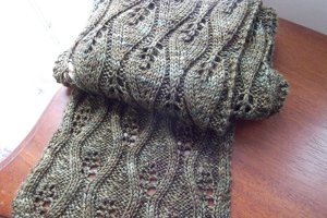 ​Candle Flame Knit Scarf