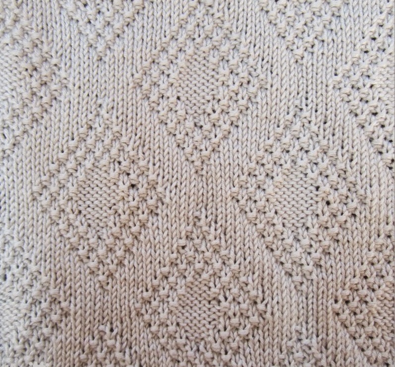 ​Moss Bordered Diamonds Knit Stitch
