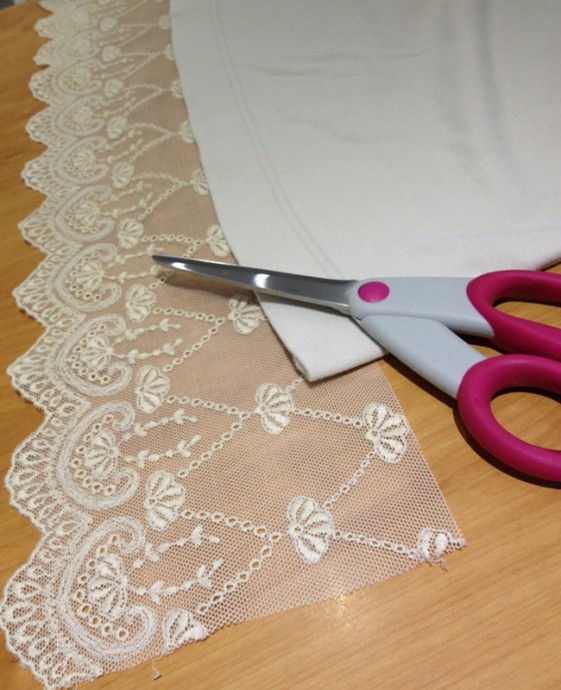 Lace Decoration of Pullover Lace Decoration of Pullover
