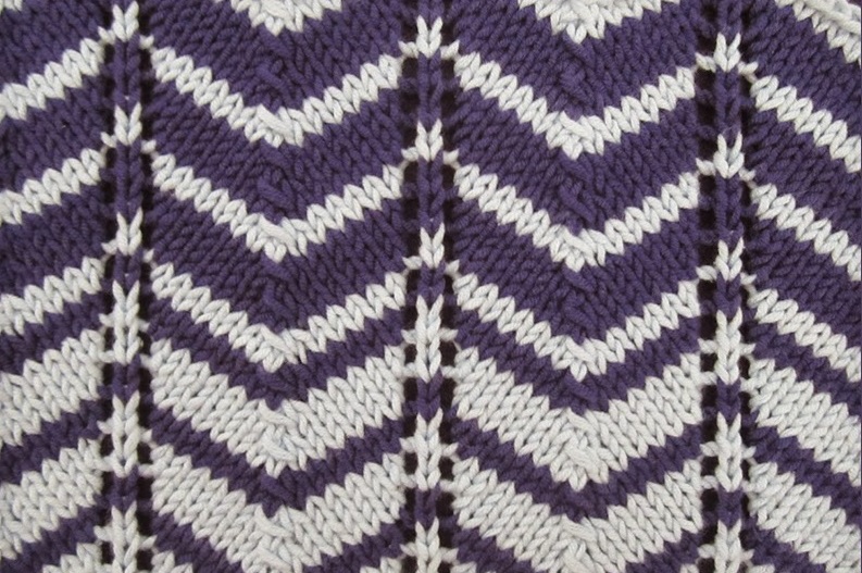​Two-Coloured Chevron Knit Stitch