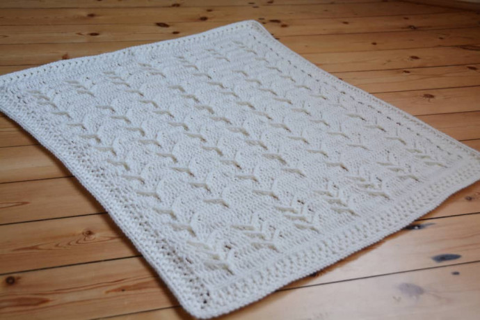 ​Simple Crochet Baby Blanket