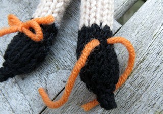 Helping our users. ​Knit Halloween Witch.