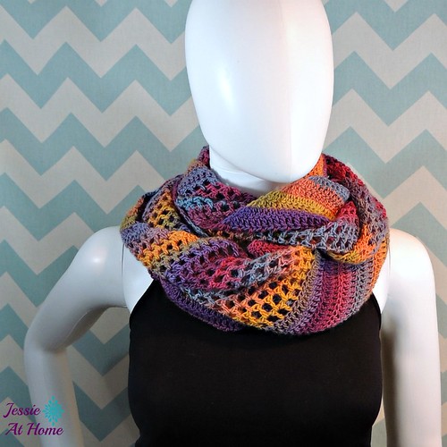​Comfy Crochet Cowl
