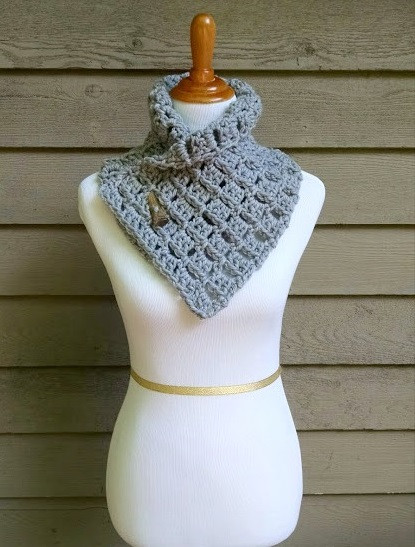 ​Crochet Cowl with Large Button