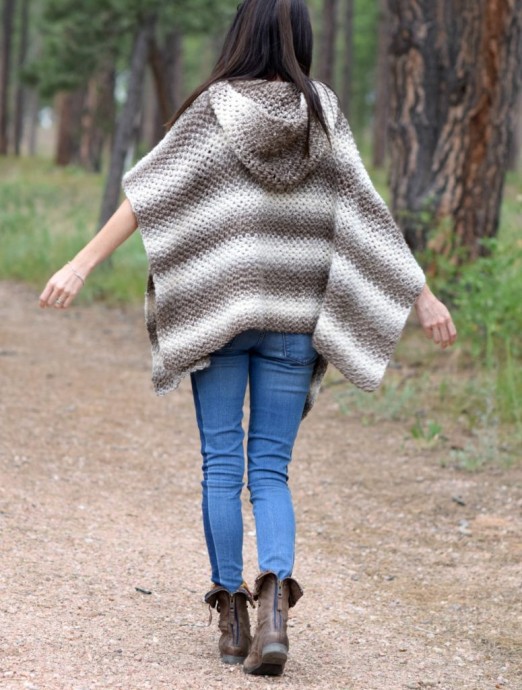 Helping our users. ​Crochet Hooded Poncho.