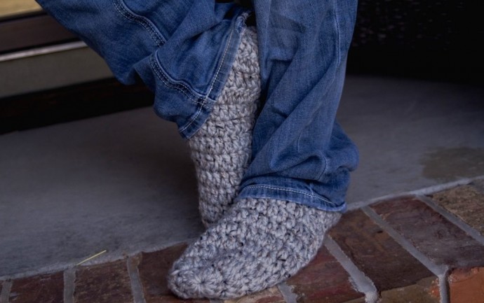 Helping our users. ​Simple Men’s Crochet Slippers.