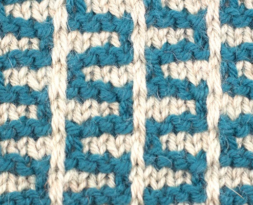 ​Knit Two-Colored Zigzags Pattern