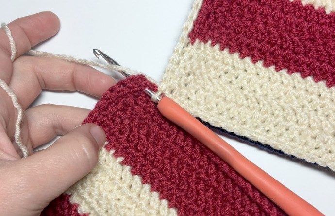 ​Crochet American Flag Pillow Cover