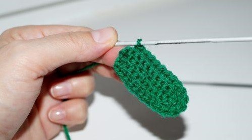 Complete Guide to Crochet a Charming Strawberry Oven Cloth with Leaves Complete Guide to Crochet a Charming Strawberry Oven Cloth with Leaves