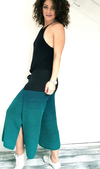 Helping our users. ​Wide Crochet Pants.