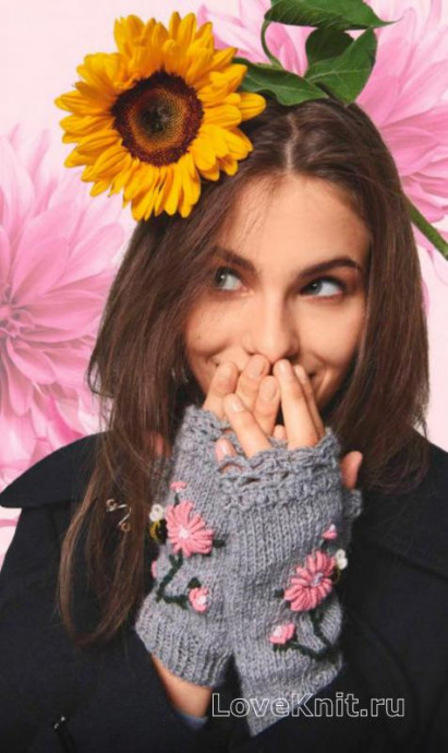 Comprehensive Guide to Knitting Beautiful Mittens with Grey Yarn and Colorful Accents Comprehensive Guide to Knitting Beautiful Mittens with Grey Yarn and Colorful Accents