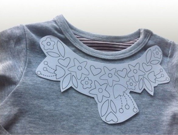 Pullover with Felt Decoration Pullover with Felt Decoration