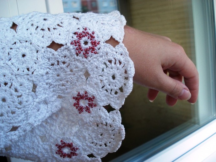 Create Stunning Crochet Motifs for Your Bolero with Beads and Colorful Yarn Create Stunning Crochet Motifs for Your Bolero with Beads and Colorful Yarn