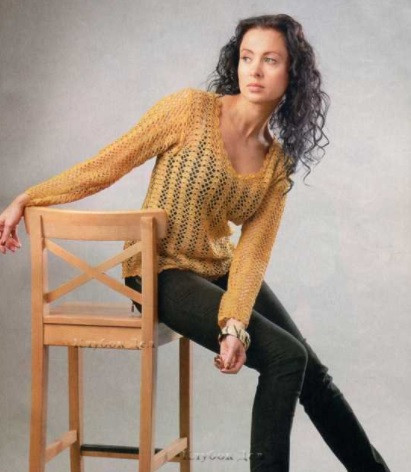 ​Crochet Golden Pullover