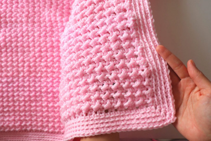 Helping our users. ​Simple Crochet Blanket for Beginners.