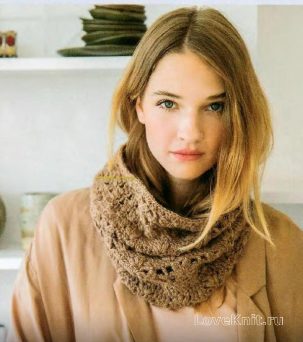 ​Crochet Beige Cowl