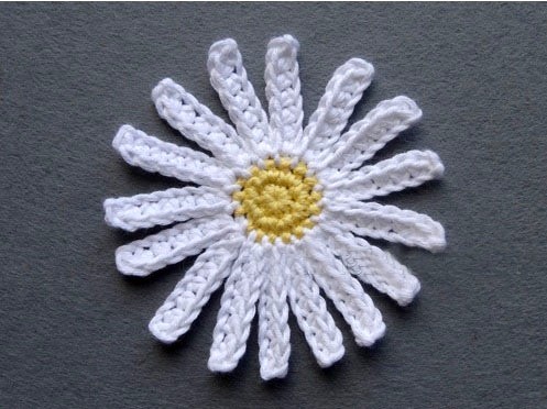 Complete Guide to Crafting Crochet Flowers with Yellow and White Yarn Complete Guide to Crafting Crochet Flowers with Yellow and White Yarn