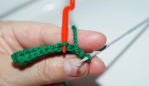 Complete Guide to Crochet a Charming Strawberry Oven Cloth with Leaves Complete Guide to Crochet a Charming Strawberry Oven Cloth with Leaves
