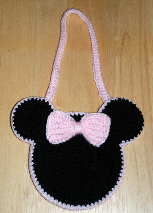 ​Helping our users. Crochet Minnie Mouse Bag.