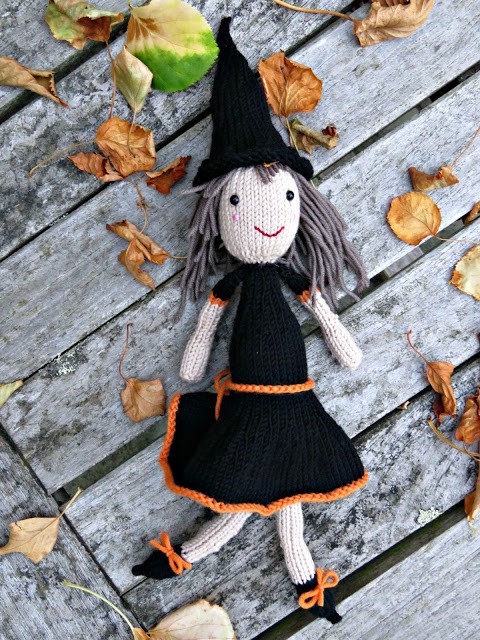 Helping our users. ​Knit Halloween Witch.