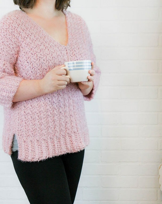 Helping our users. ​Crochet Pink Pullover.