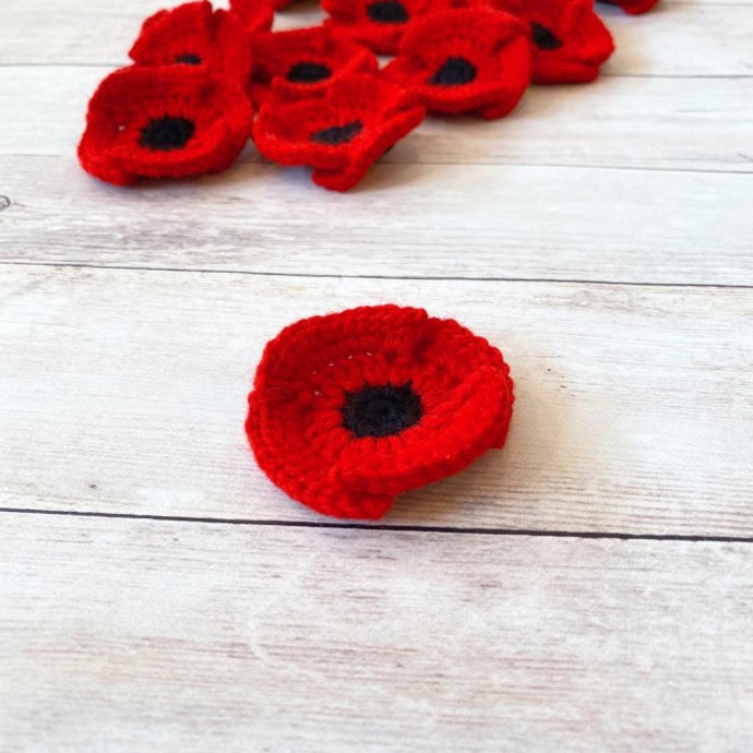 Helping our users. Crochet Poppy. – FREE CROCHET PATTERN — Craftorator