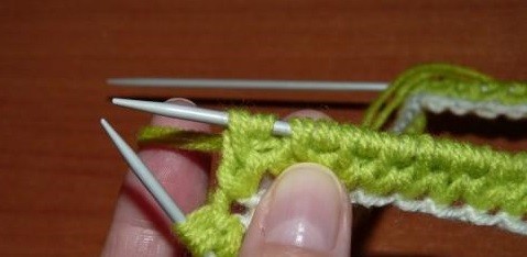 Complete Knitting Instructions for a Beautiful Hat Using Light-Green Yarn Complete Knitting Instructions for a Beautiful Hat Using Light-Green Yarn