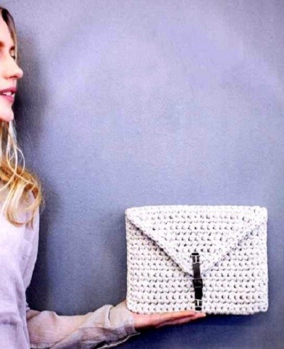 ​White Crochet Clutch