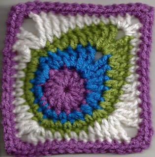 Helping our users. ​Crochet Peacock Granny Square.