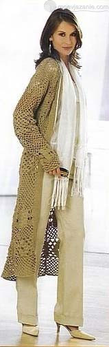 A Comprehensive Guide to Crocheting a Stylish Garment Using Fiorina Yarn