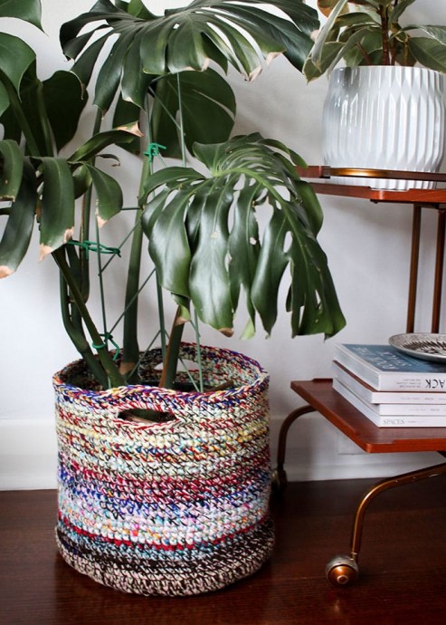 ​Crochet Basket of Scraps of Yarn