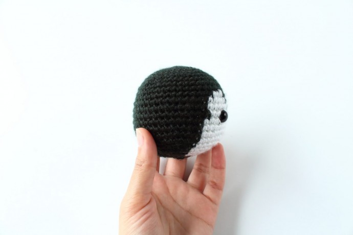 Helping our users. ​Crochet Amigurumi Penguin.