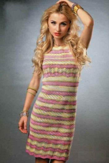 How to Crochet a Stylish Dress with Sectional Coloring in Mercer's Cotton How to Crochet a Stylish Dress with Sectional Coloring in Mercer's Cotton