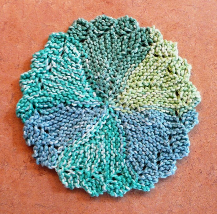 Helping our users. ​Round Knit Dishcloth.