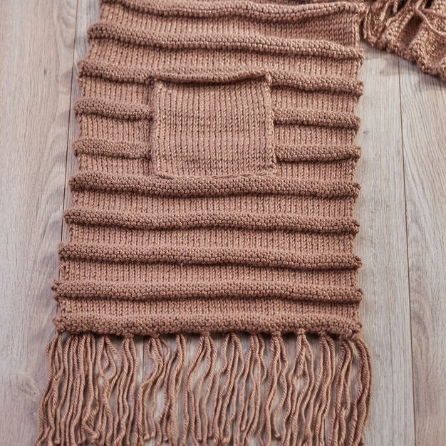 Helping our users. ​Knit Scarf with Pockets.