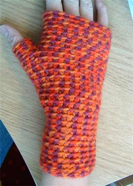 Crochet Mittens in Two Colors